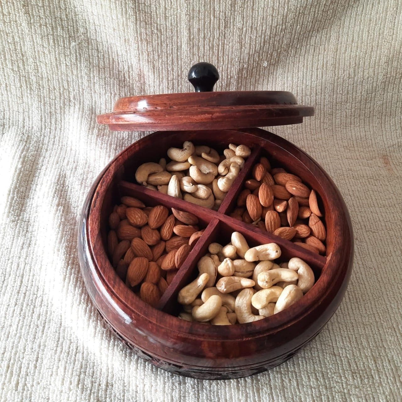 Round Lidded Wooden Dry Fruit Storage Pot (4-Section)
