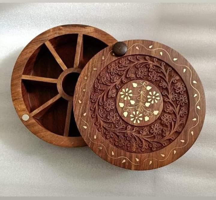 Round Lidded Wooden Dry Fruit Storage Pot (4-Section) gallery image 3